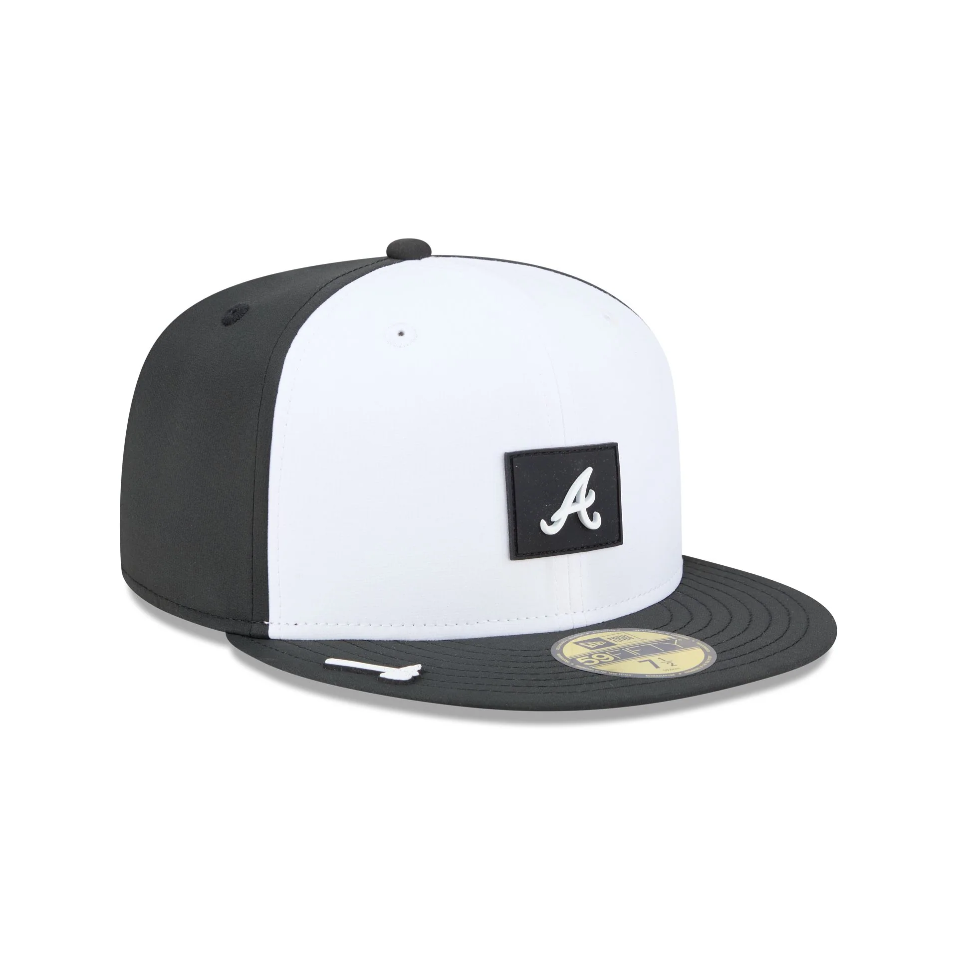 Atlanta Braves 2026 Clubhouse Black & White 59FIFTY Fitted Hat