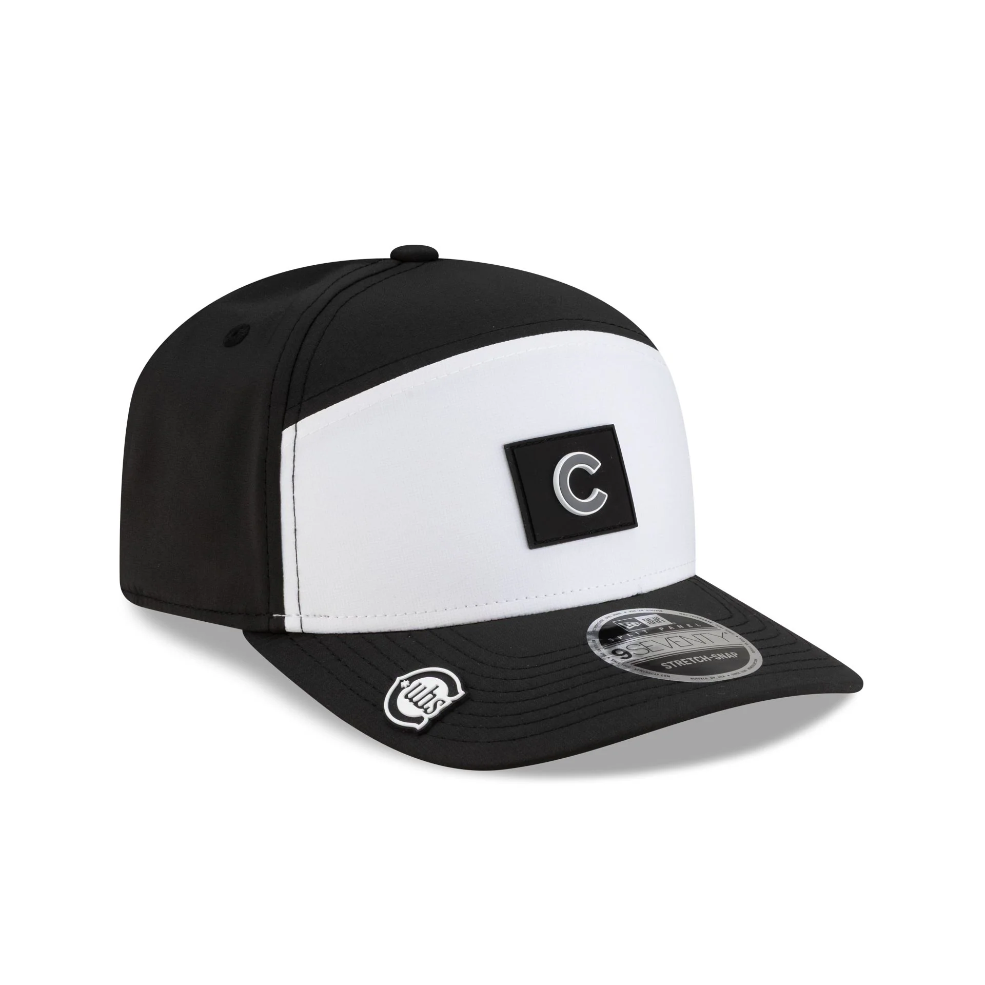 Chicago Cubs 2026 Clubhouse Black & White Split Panel 9SEVENTY Stretch-Snap Hat