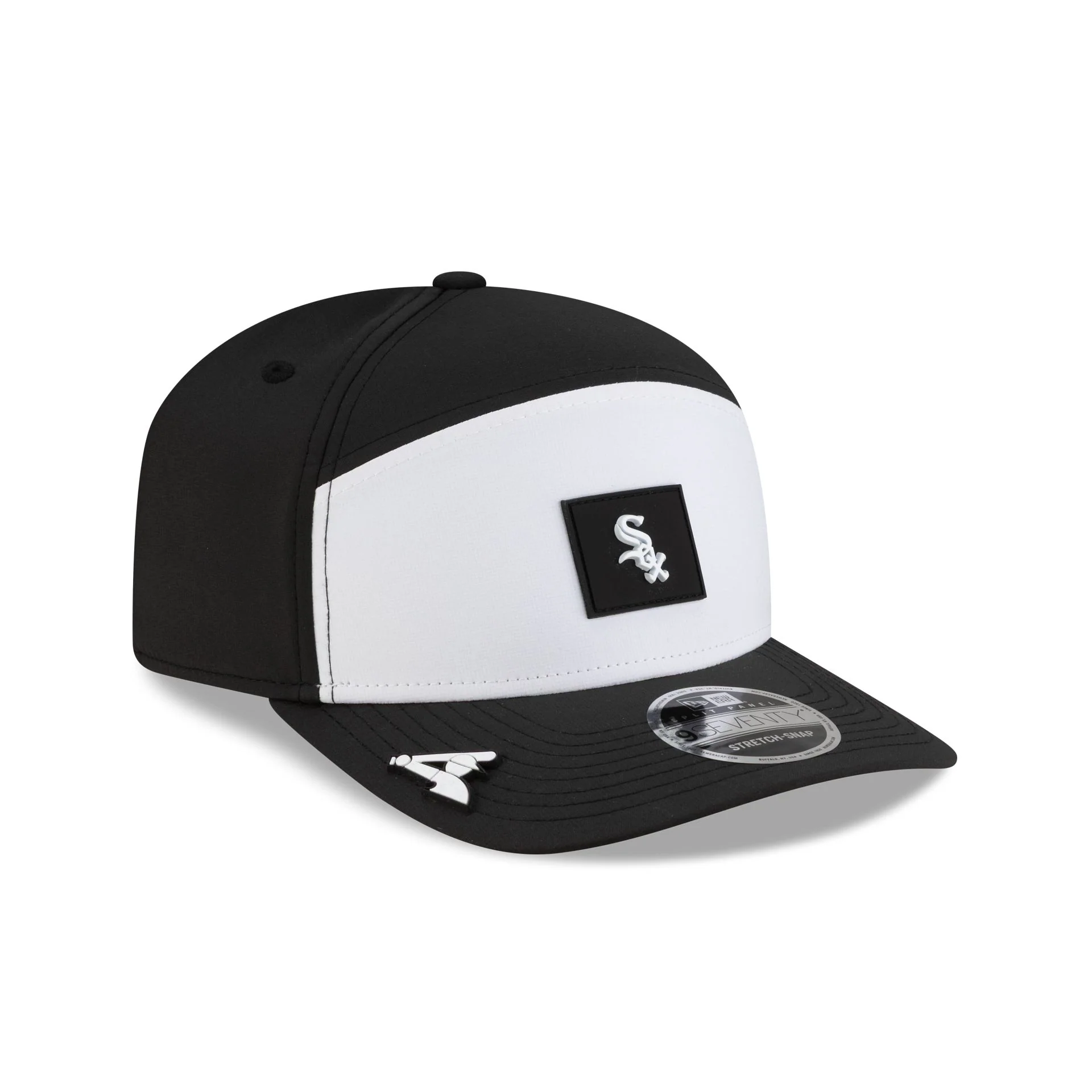 Chicago White Sox 2026 Clubhouse Black & White Split Panel 9SEVENTY Stretch-Snap Hat